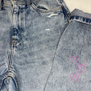 EUC - ZARA - Mom fit high rise Jeans in US 4